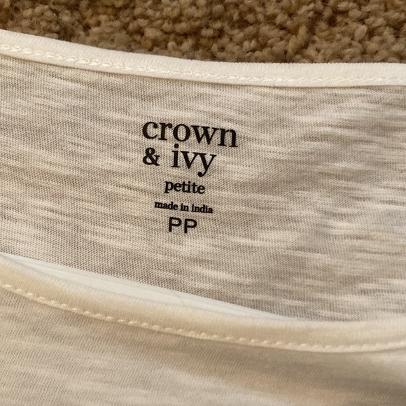 NWT - Crown & Ivy top - Picture 4 of 6
